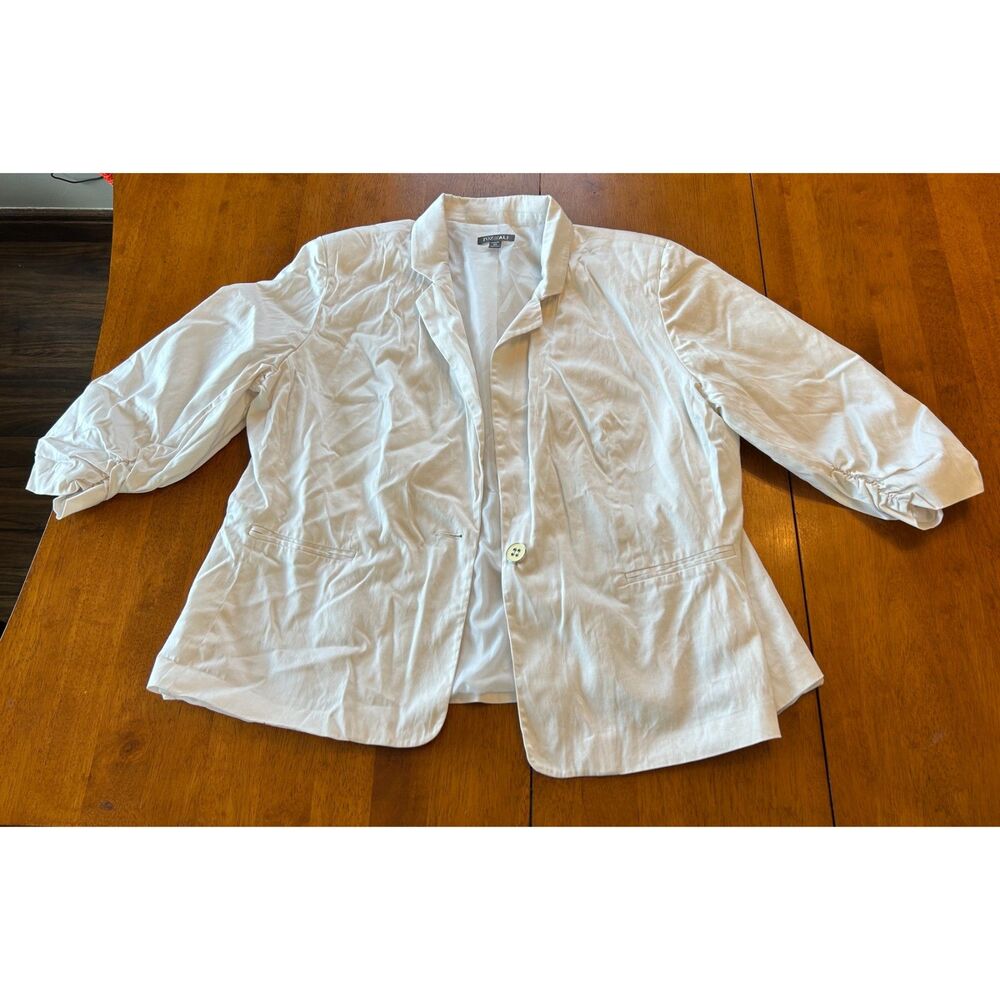 Roz & Ali White Blazer Women’s 3X Plus Size Shoulder Pads